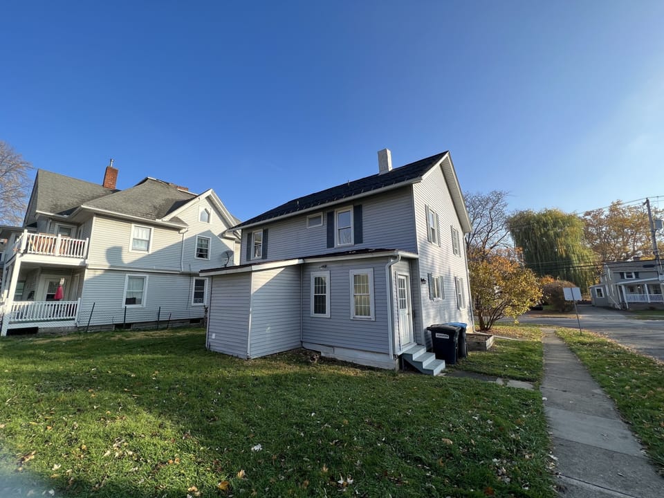 Exterior view w/ parking lot view