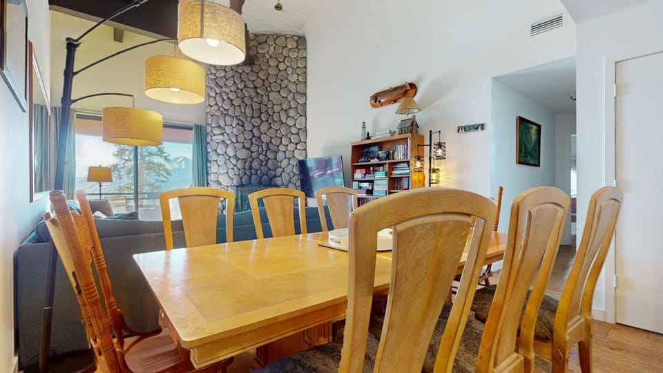 Architecture, Building, Dining Room, Dining Table, Furniture