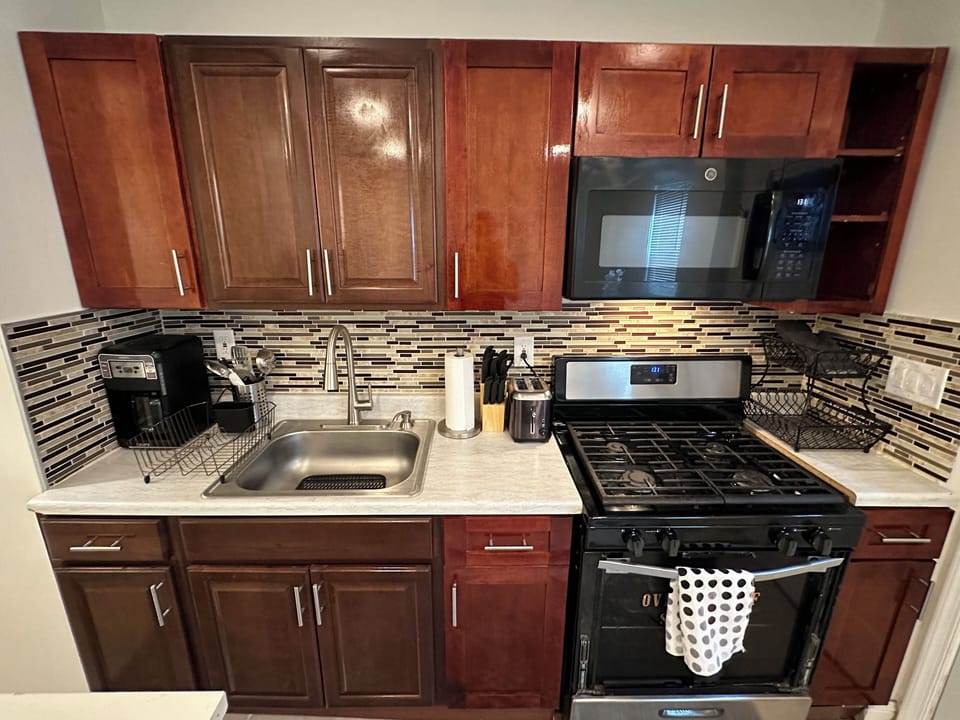 Full kitchen
