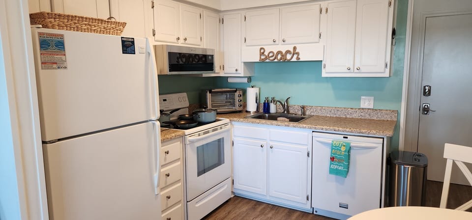 Nicely equipped kitchen