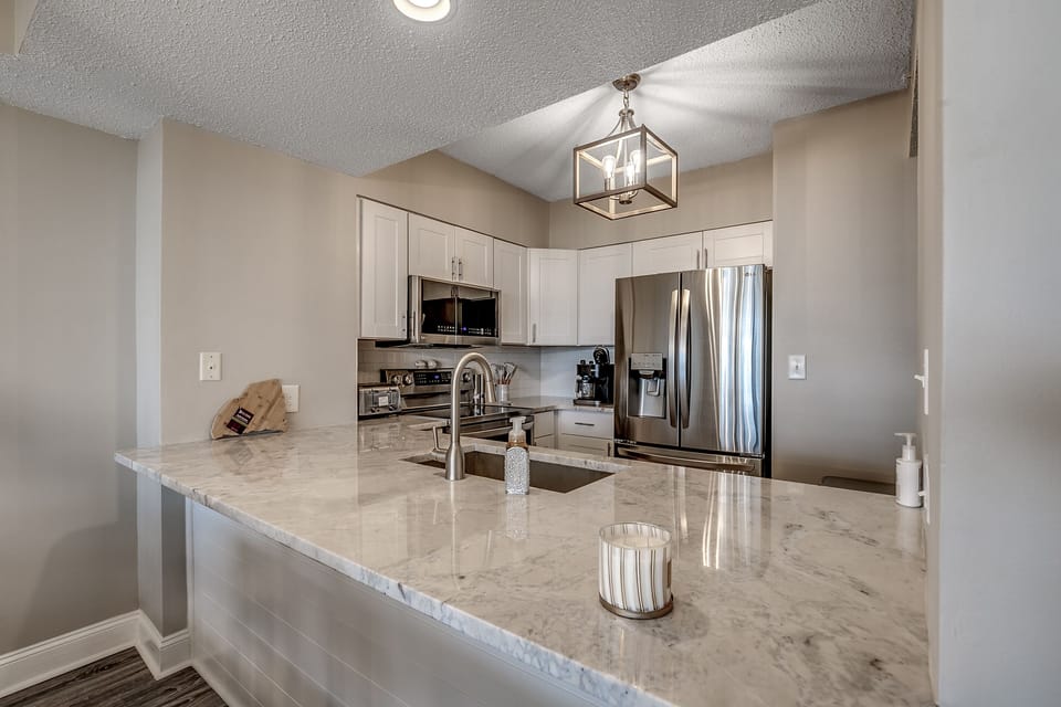 Full kitchen