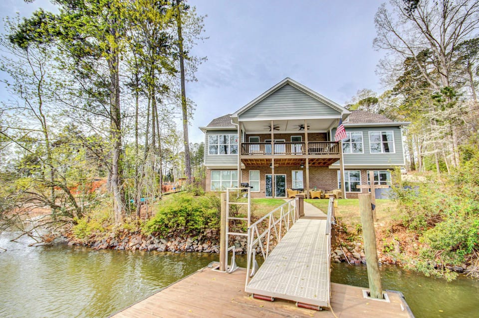 Leesville Vacation Rental | 3BR | 4.5BA | 3,400 Sq Ft | Steps to Access