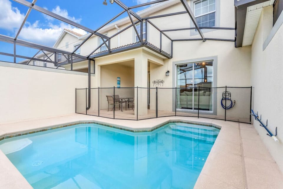 Private Pool with OPTIONAL Water Heater!Max depth 4 feet.#Disney #Parks #kingdom #springs #StoreyLake #Apartment #Vacation #Rental #waterpark #Kissimmee #Orlando #universal #citywalk