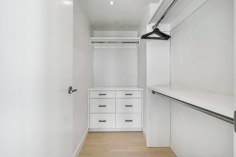 Large walk-in closet, perfect for storing all your bags from travelling 