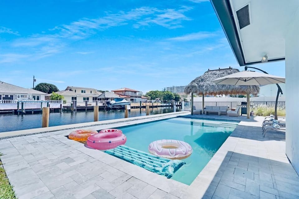 Gorgeous pool by the canal!