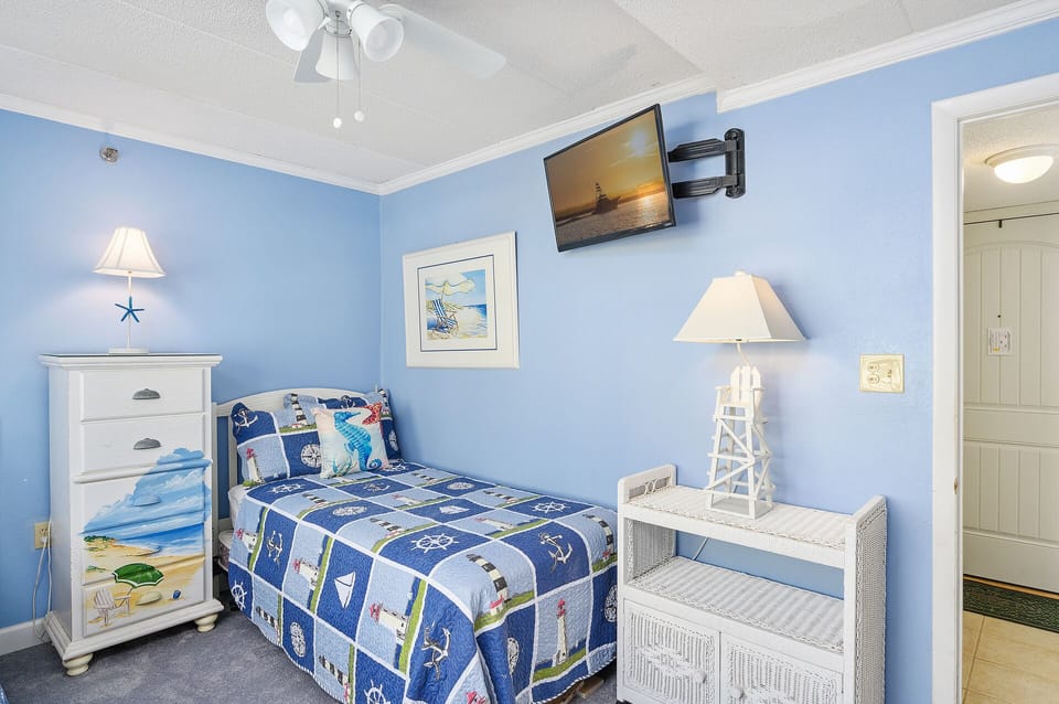A wall mounted flat screen to keep the kids entertained!
