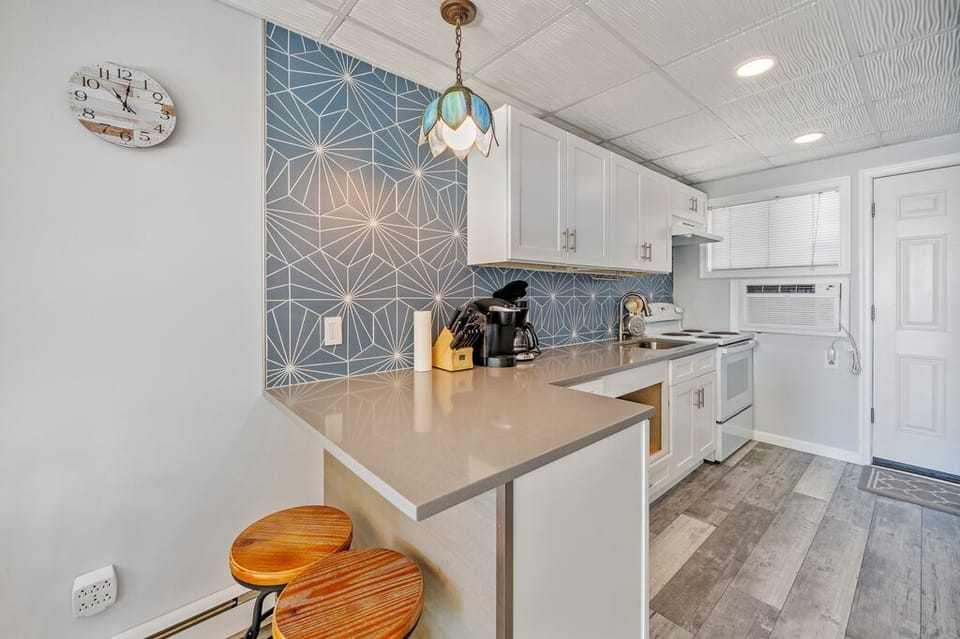This newly renovated home is thoughtfully decorated to start your vacation the right way!