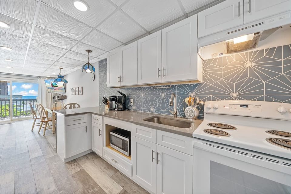 This kitchenette is perfect for preparing a nice meal in.