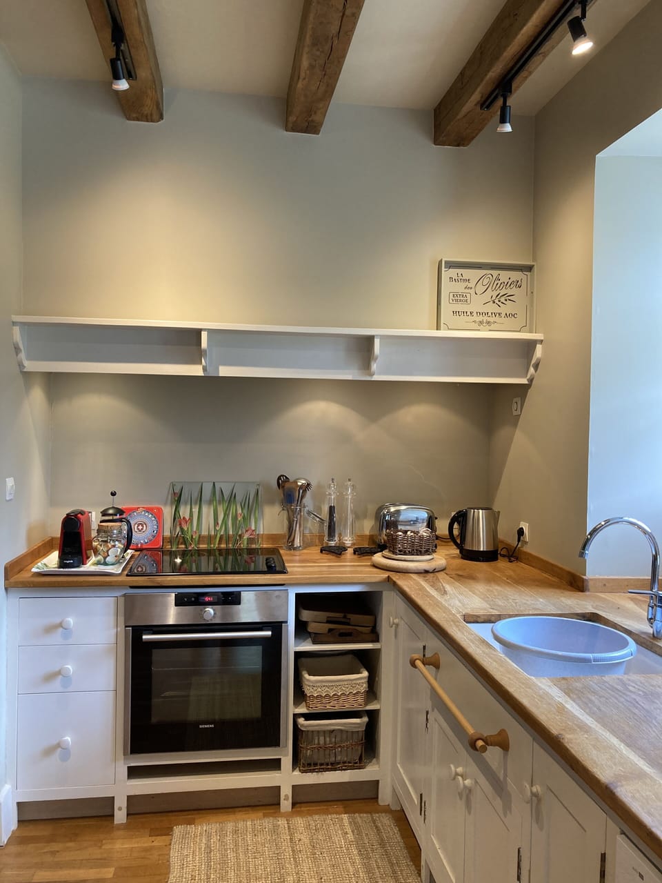 Kitchen area