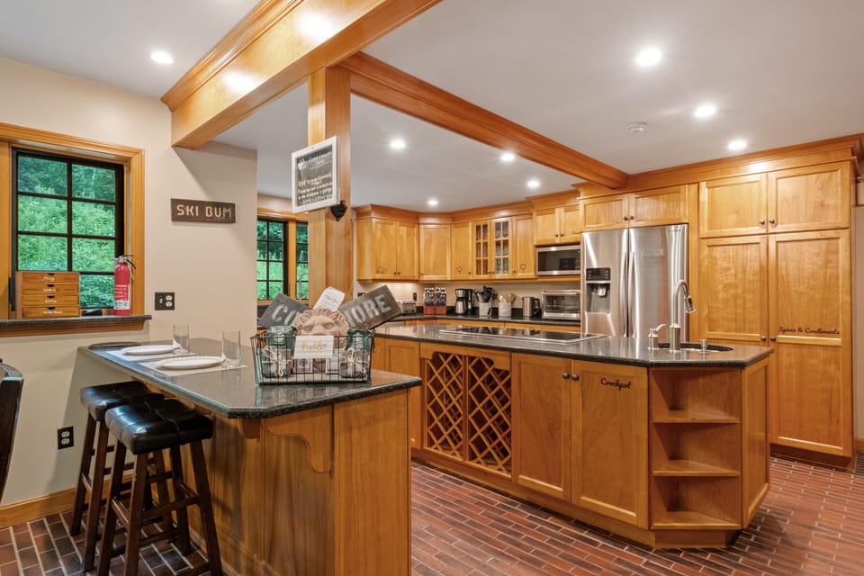 Additional breakfast bar with seating