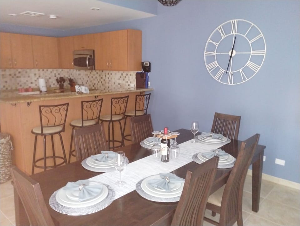 Dining and Bar