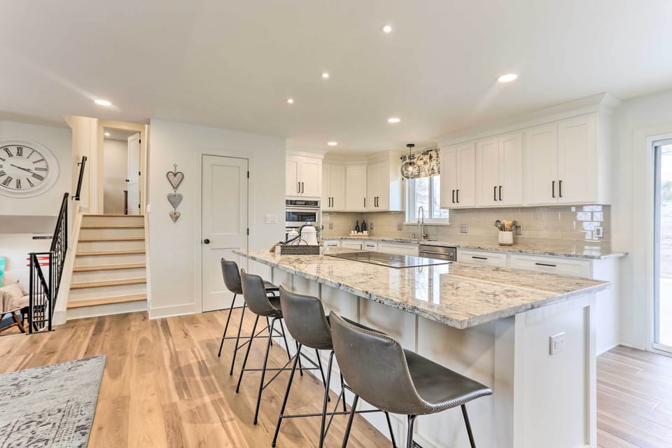 Kitchen | Microwave | Ice Maker