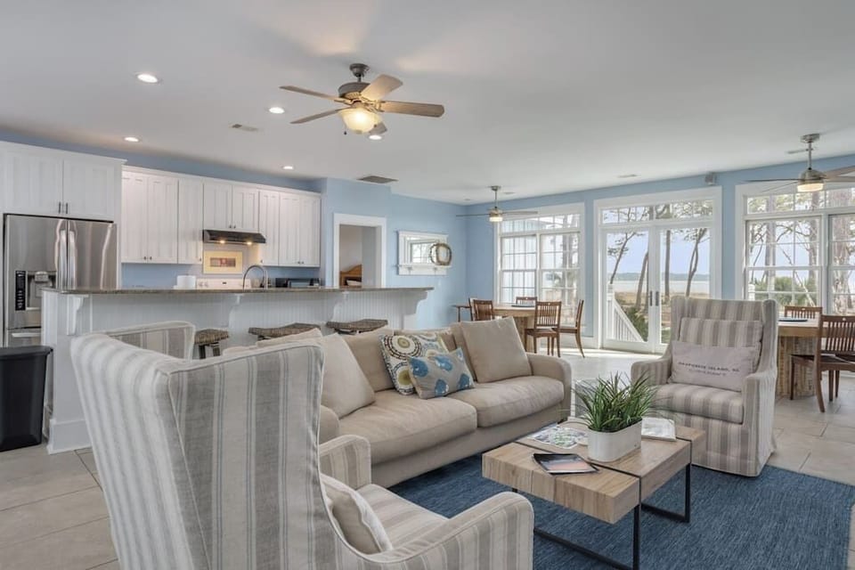 Living Room, attached to kitchen. 