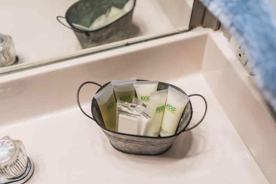 Bathroom amenities