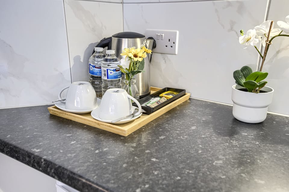 Studio-Deluxe-Ensuite-Street View-4