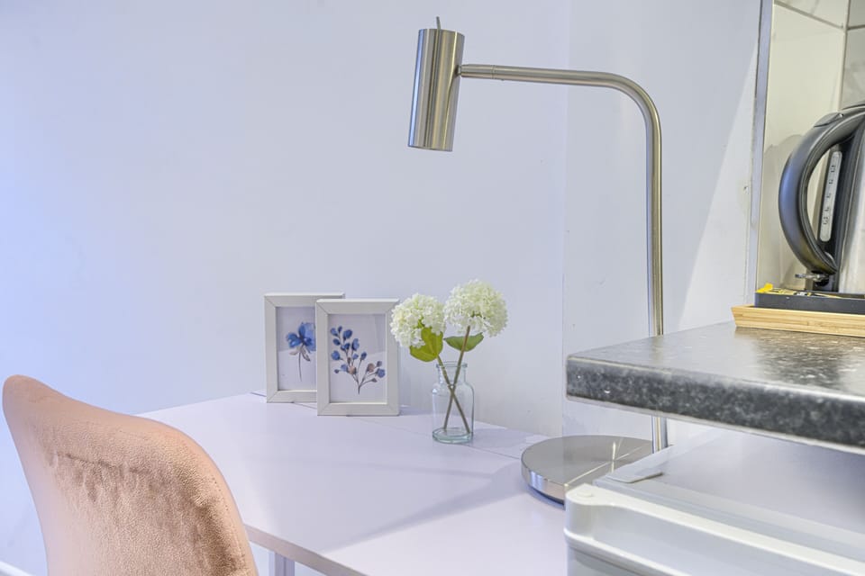 Studio-Deluxe-Ensuite-Garden view-6