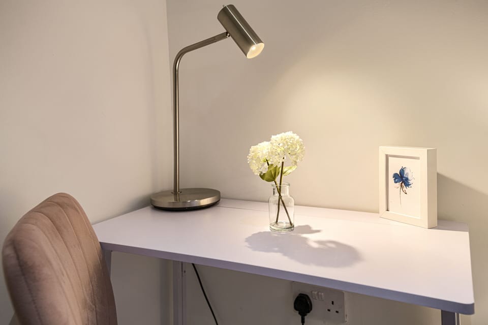 Studio-Deluxe-Ensuite-City view-10