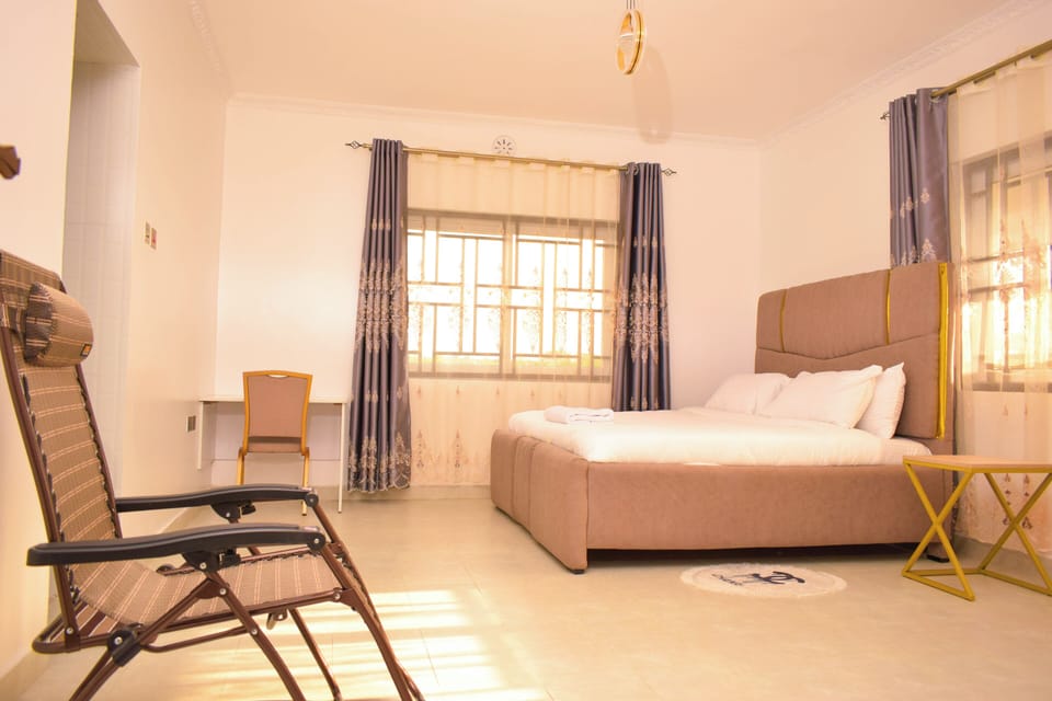 Suite bedroom