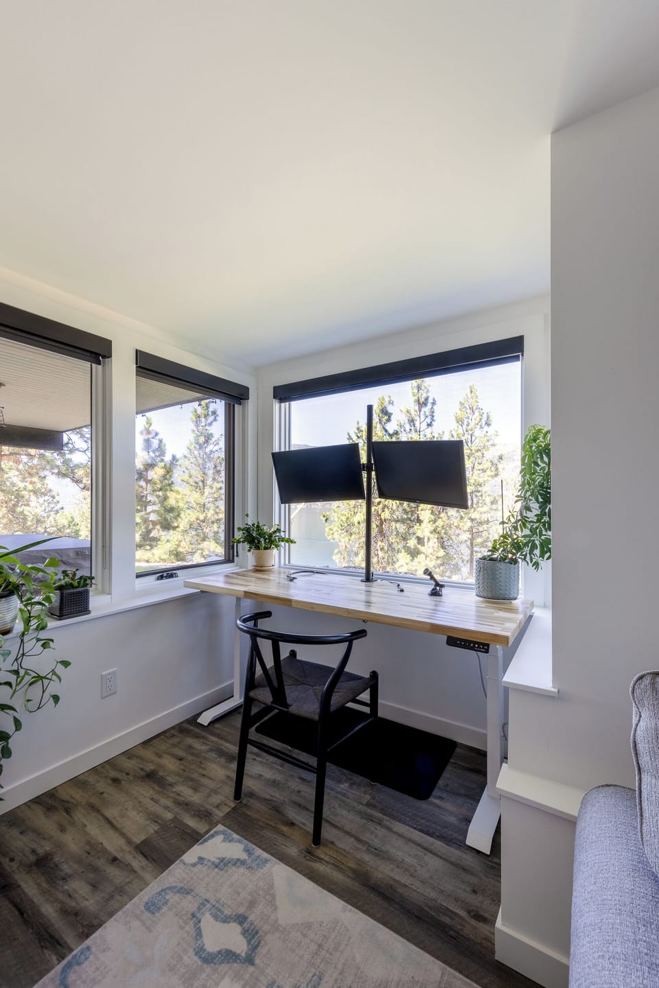 lake view office area (add'l small office upstairs for a total of two offices)
