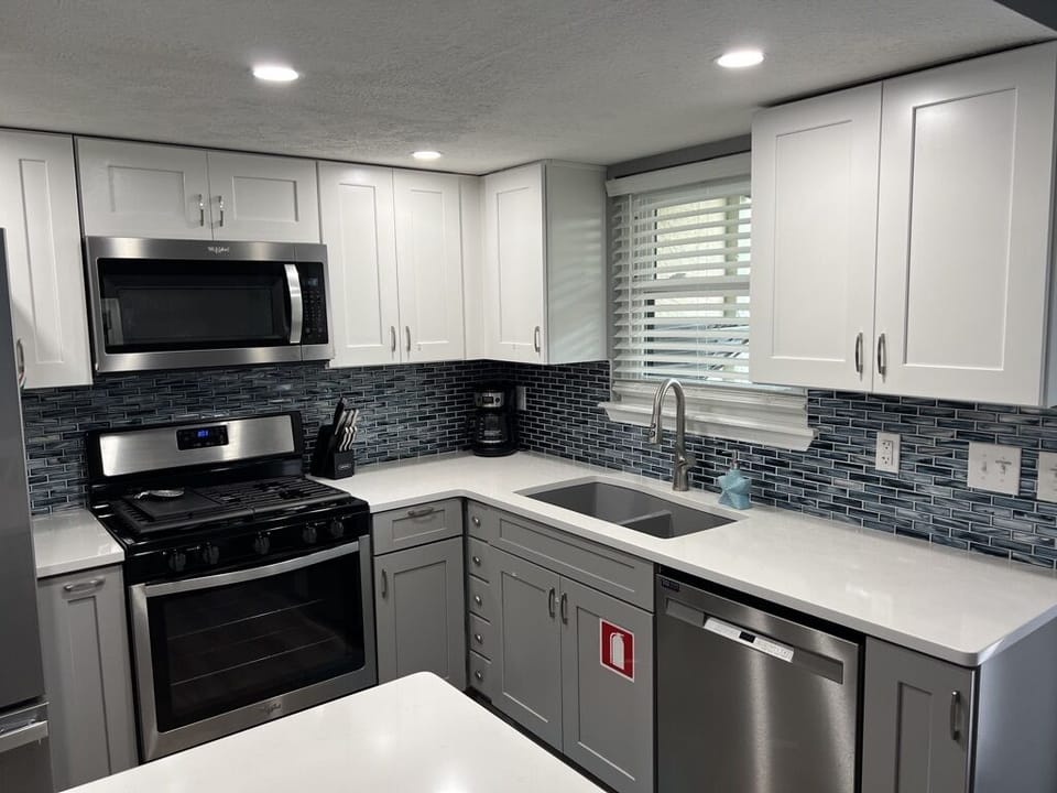 Fully stocked kitchen with all the basic amenitites