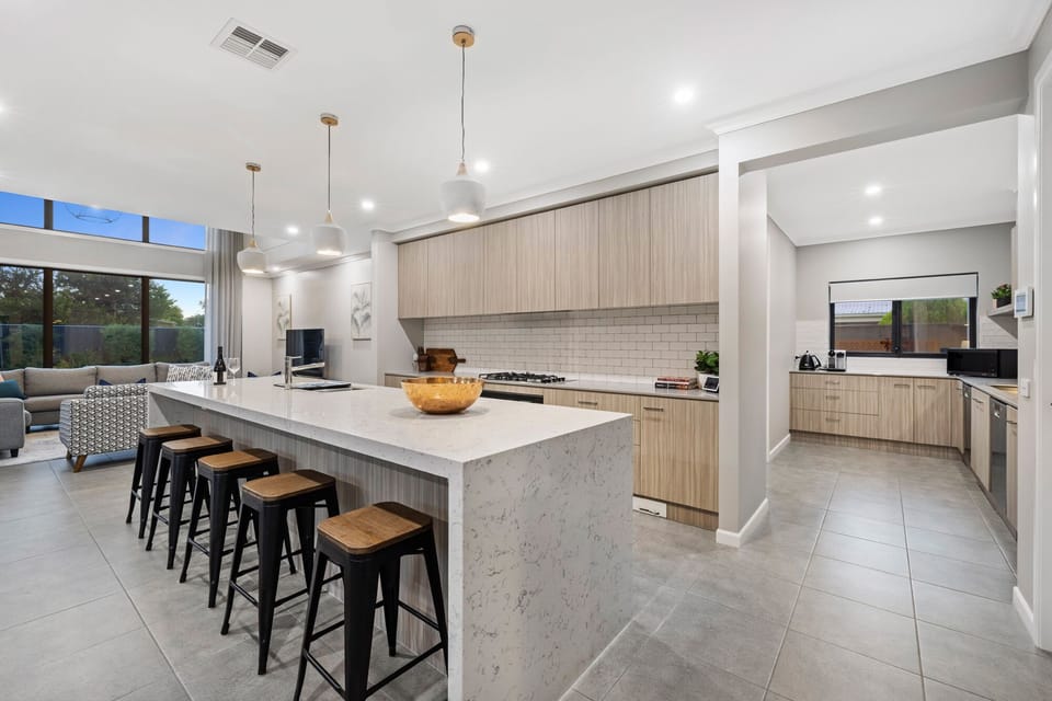 Kitchen/Butlers pantry