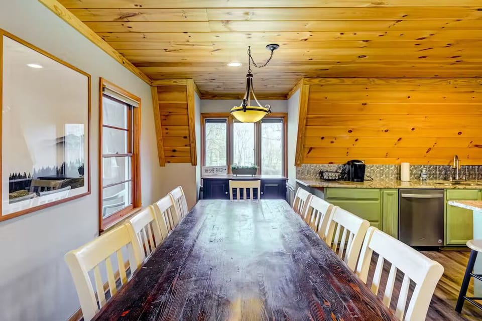 dining area in barn