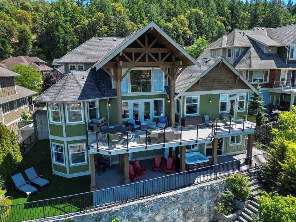 Mount Finlayson View Villa. back, view, and garden terrace side.