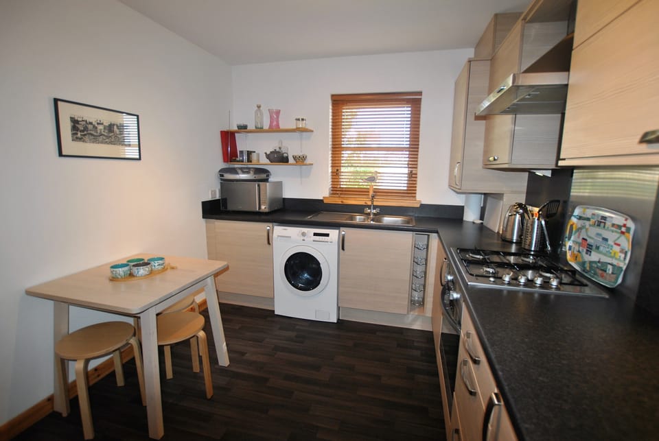 Well equipped kitchen with an additional dining area