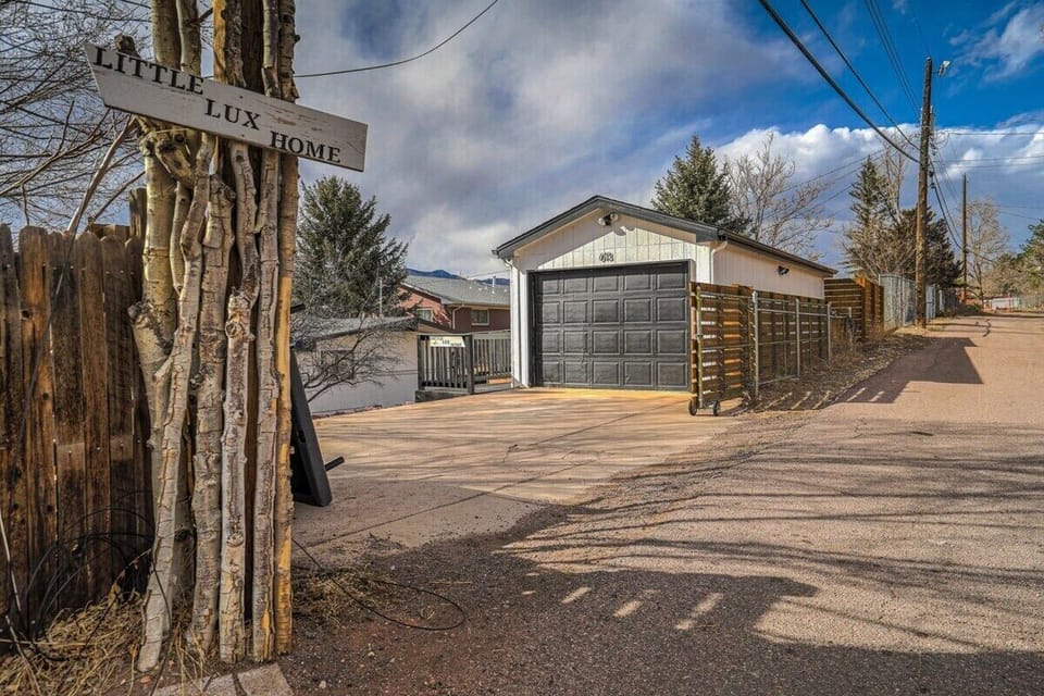 Welcome! Our property boasts a generously wide entrance, ensuring your arrival is convenient and hassle-free.