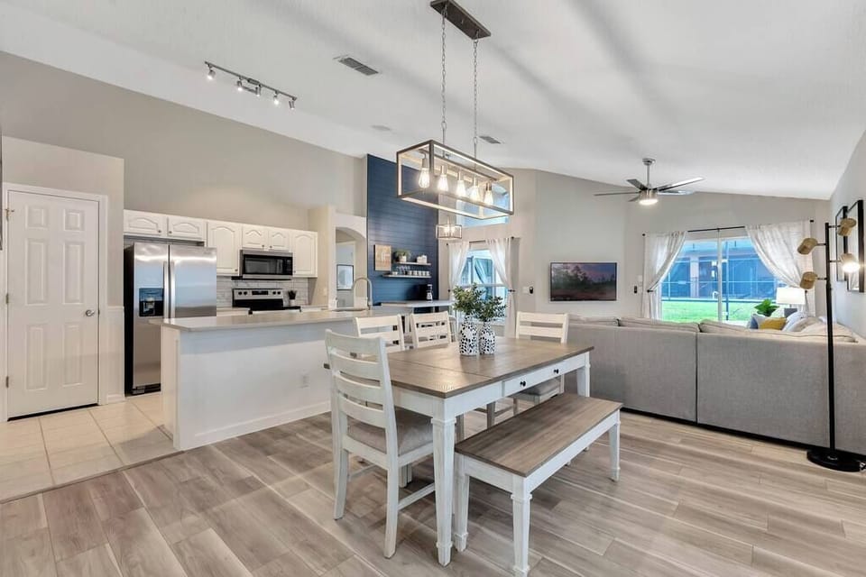 Open concept main living room. Perfect for hanging out with your entire group. 