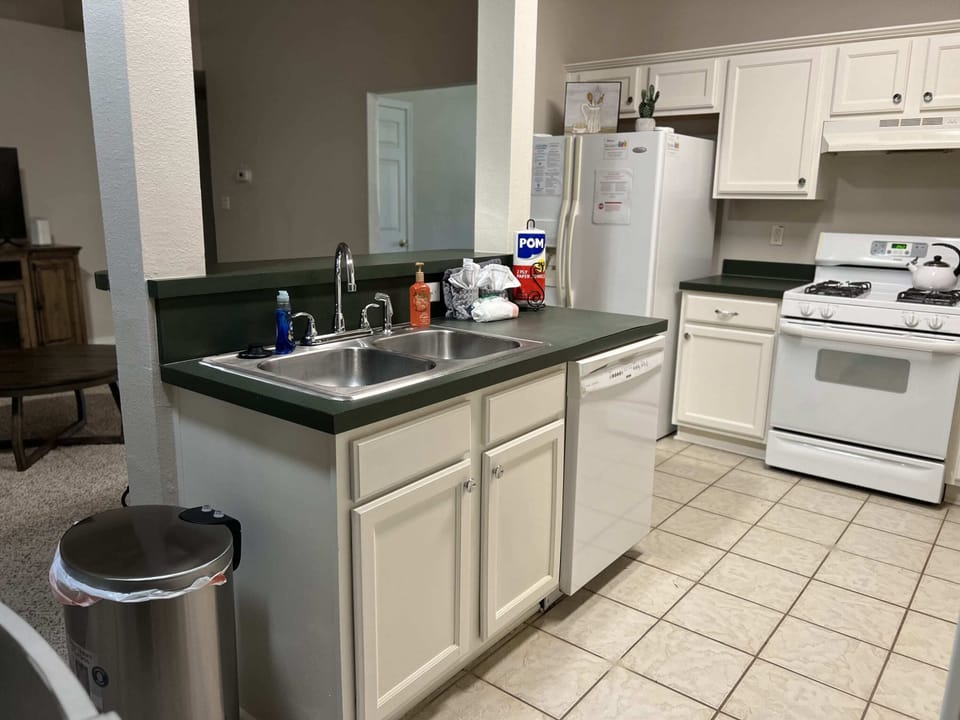 Kitchen I Dishwasher