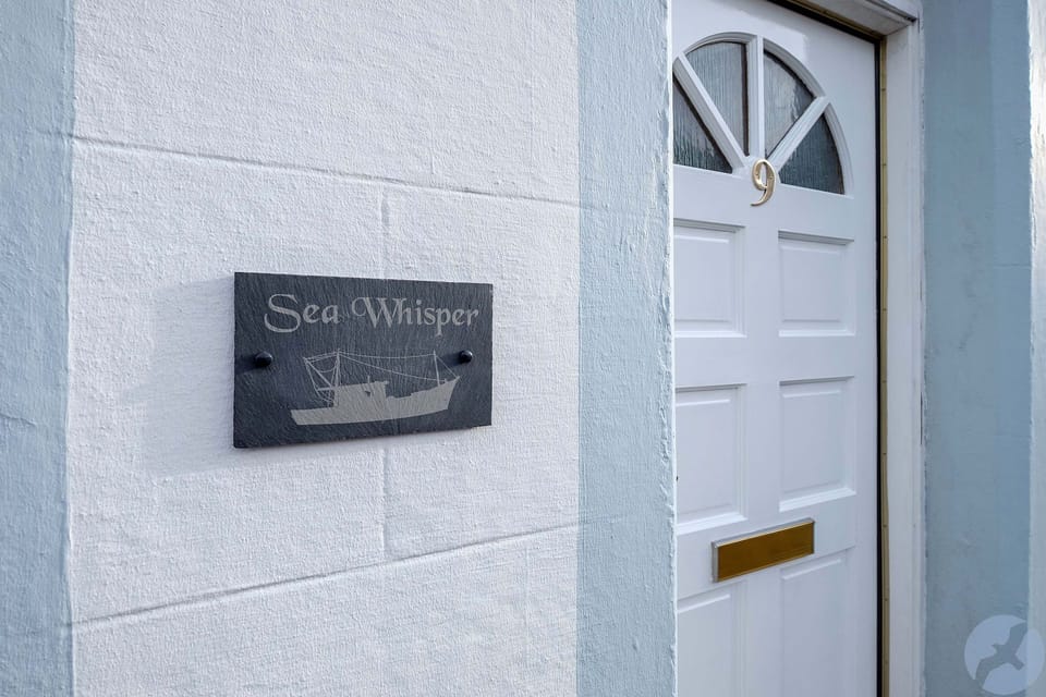 Sea Whisper is perfectly located close to the hub of the village and a short stroll to the harbour