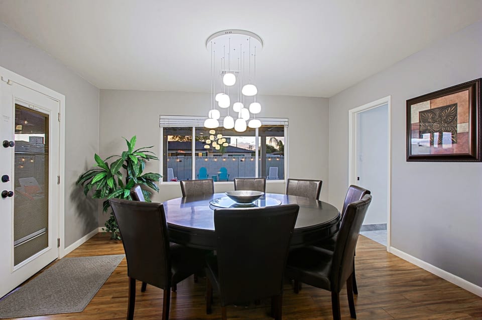 Large dinning table to seat at least 9 with lazy susan