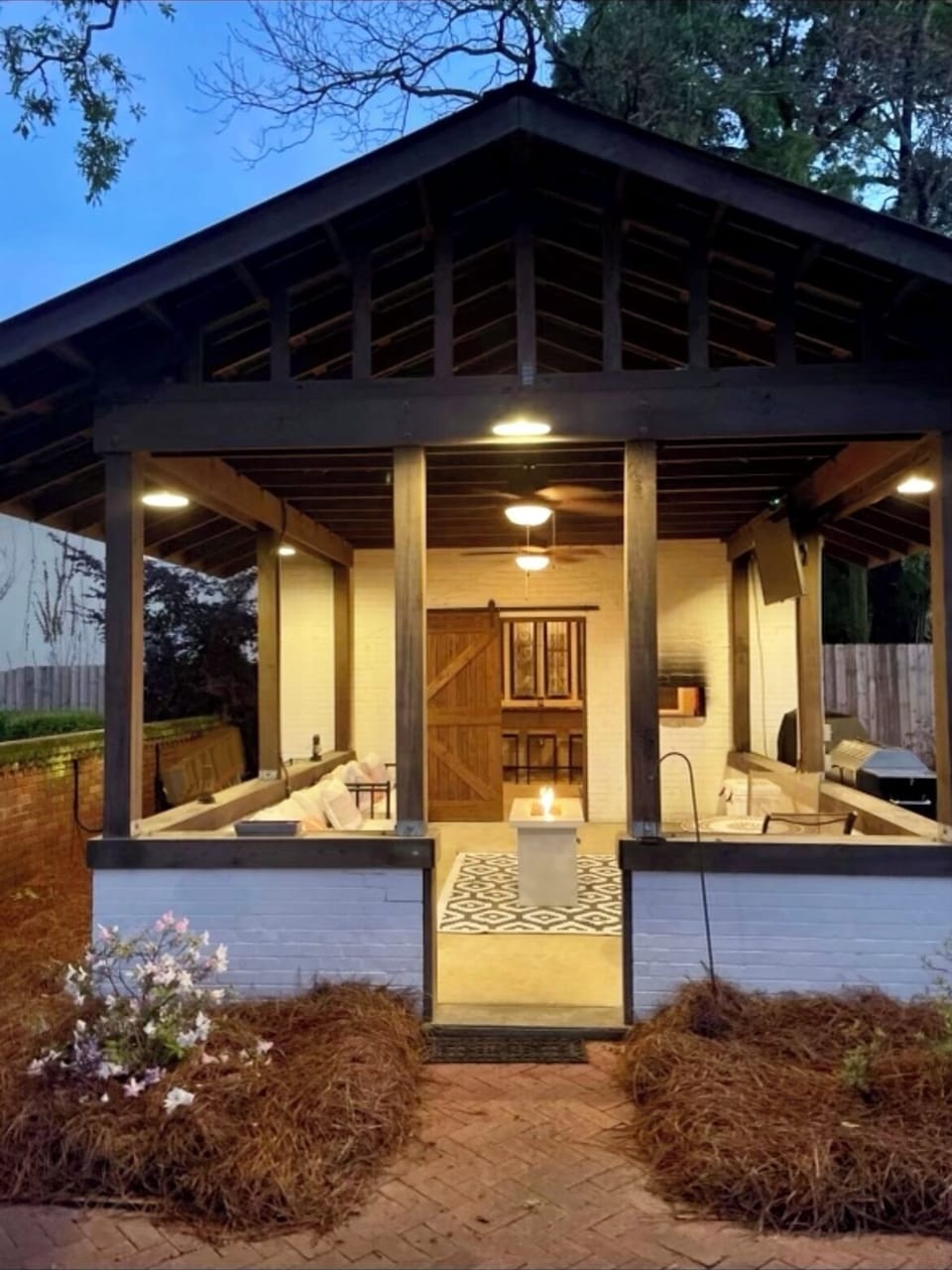 Outdoor entertaining area