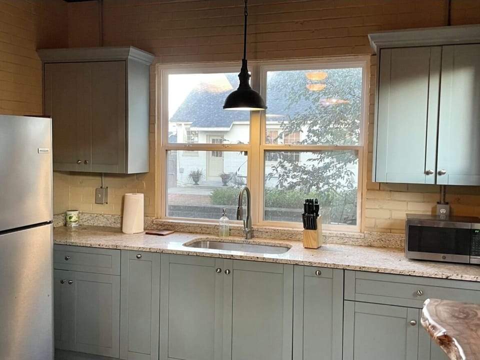 Outdoor kitchenette