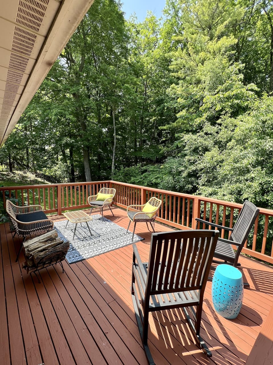 Raised deck with seating for 6, including 2 rockers