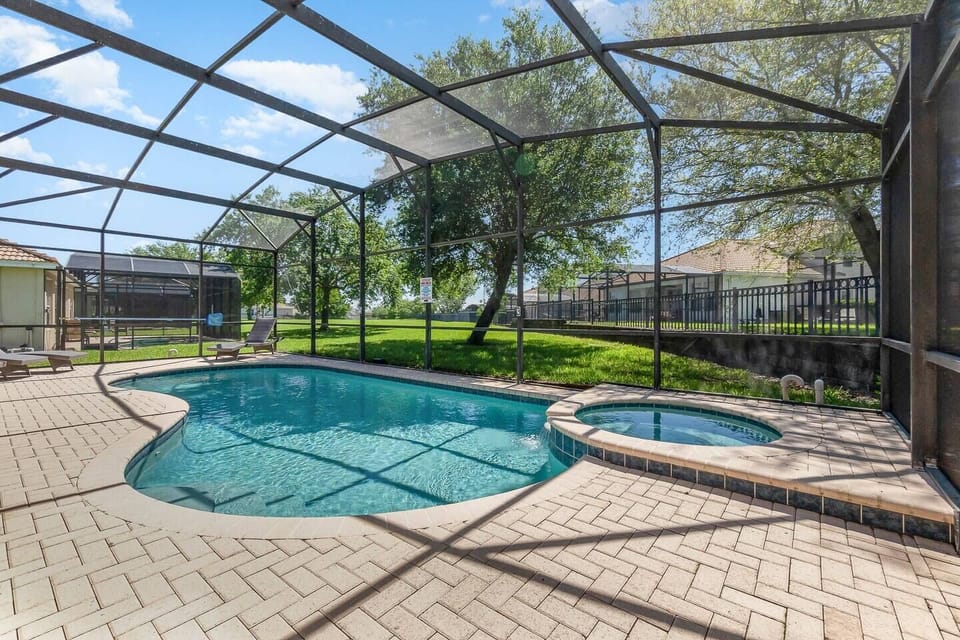 Your own private pool and hot tub - free heat!