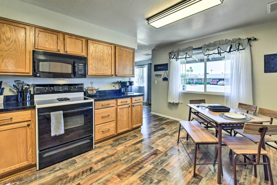 Kitchen & Dining Area | Cooking Basics | Dishware & Flatware Provided