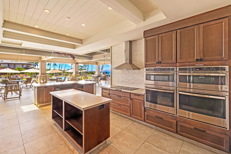 Pavilion Kitchen (ovens, fridges, ice maker, sink, prep space)