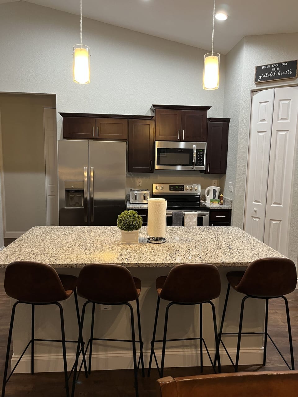 Kitchen Island with stools