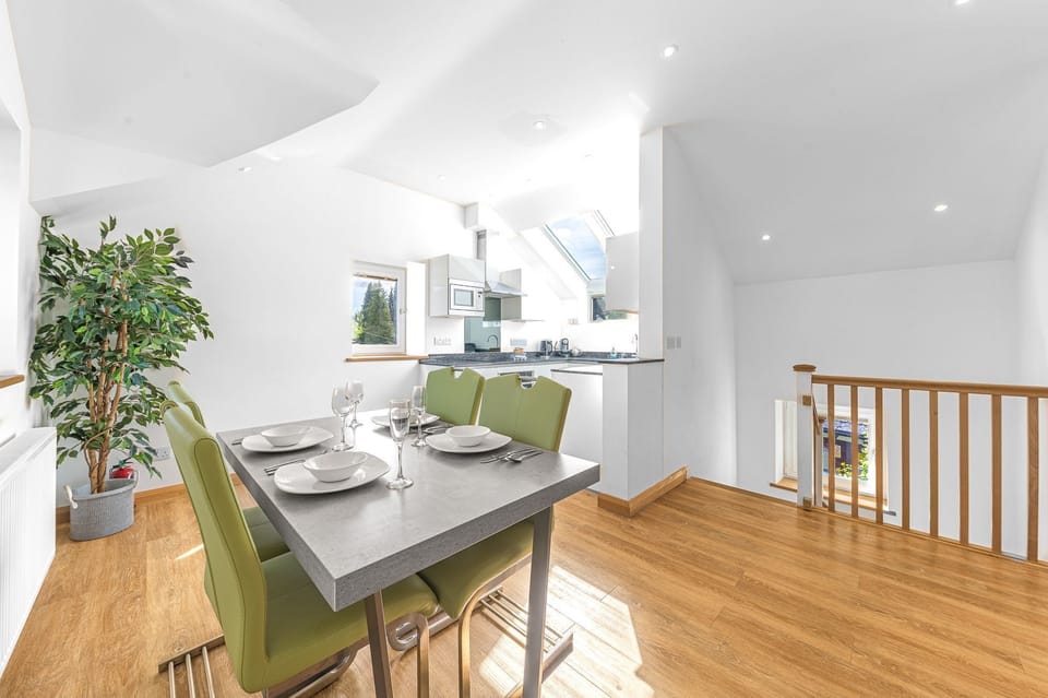 Forge Bridge House dining area