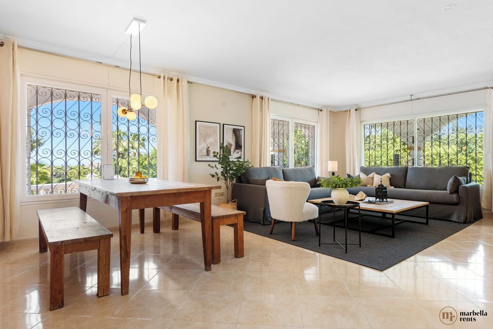 Spacious living room.