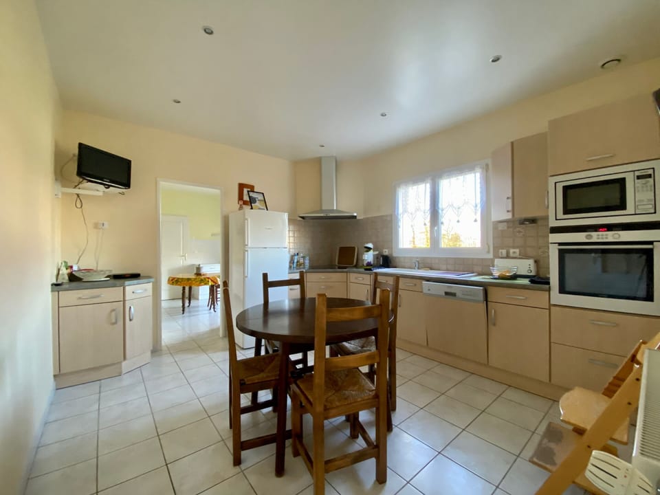 381ecbc0-d2f5-4392-84e9-088d580cc8f6