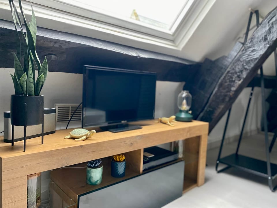 50f11cd8-5d13-4e52-a2fc-bbc461d8572f