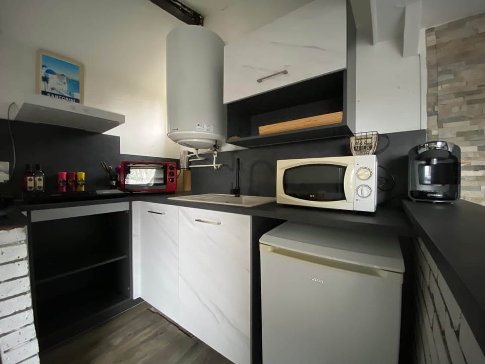 70661fb1-ef4e-434d-b6a5-b3fdc7ad3c3a