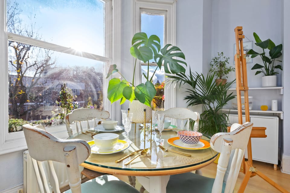 Dining table and bay window 