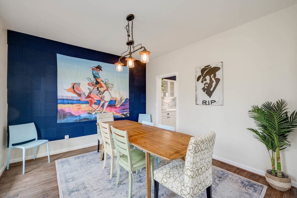 Indoor Dining area off kitchen!