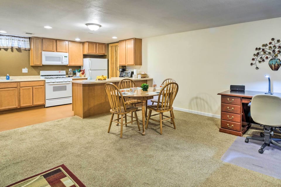 Dining Area | Dishware/Flatware