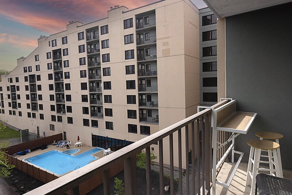 When you stay at Silver Creek, you’ll have complimentary access to the indoor/outdoor pool and hot tub.