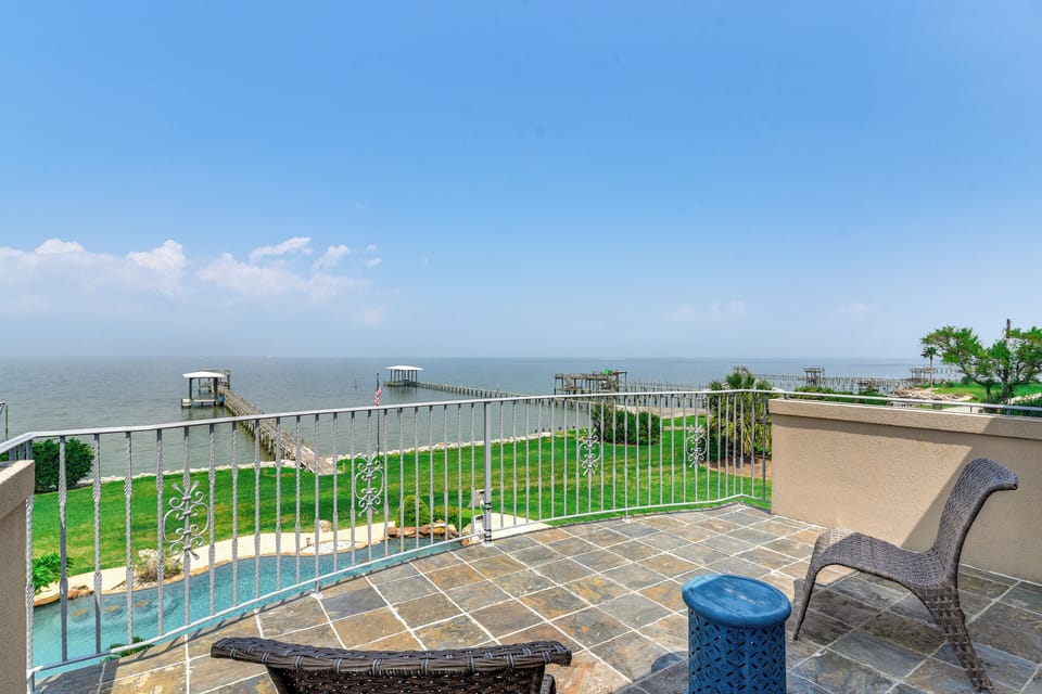 Balcony | Galveston Bay Views